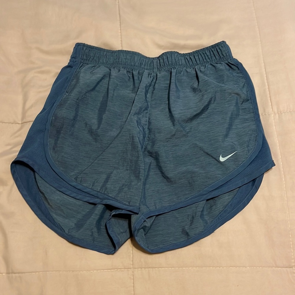 Women’s Nike Short Dark Blue Small